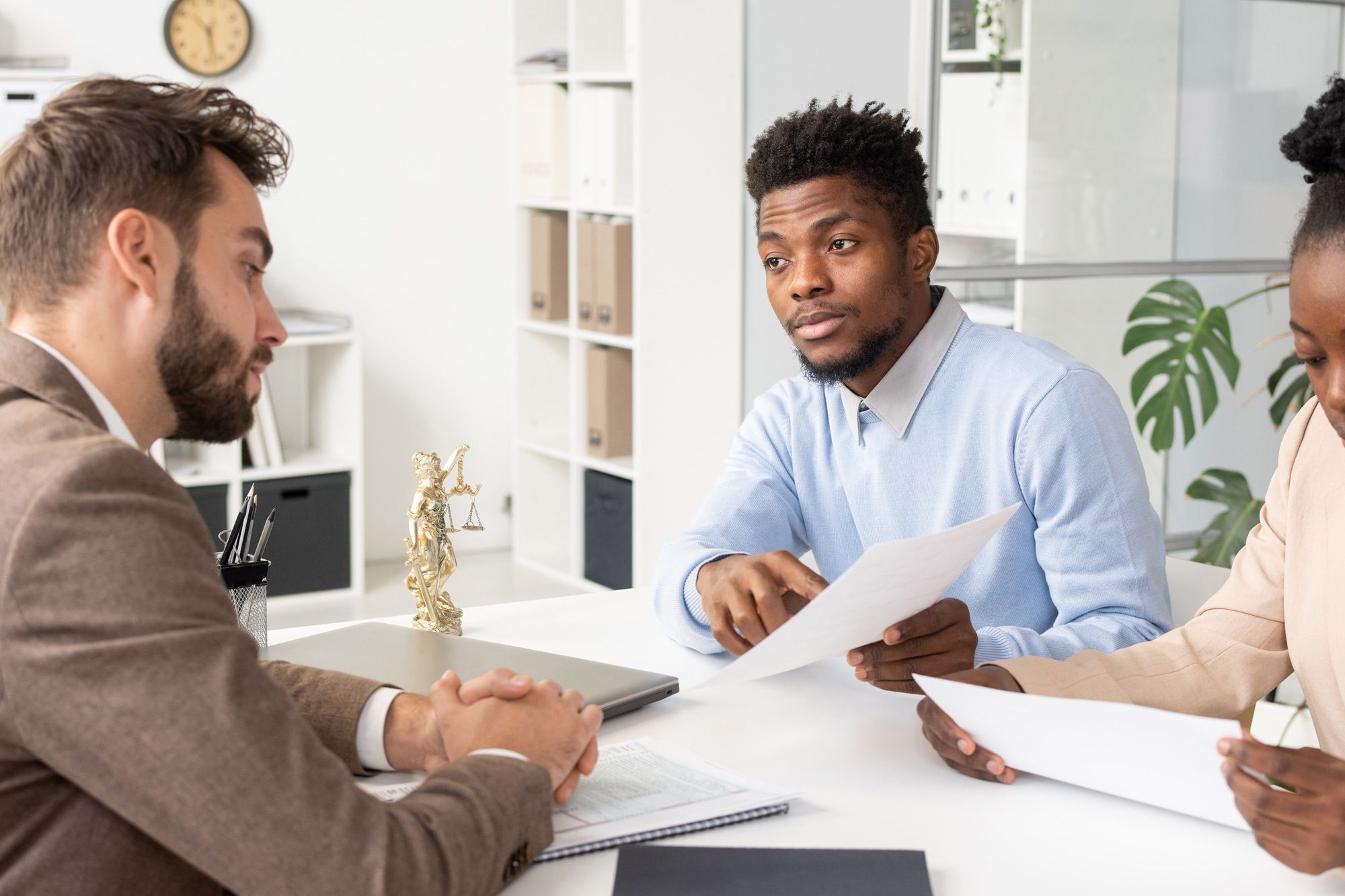 Tutor helps students